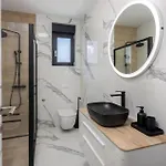 3 Bedroom Beautiful In 公寓 诺维·维诺多尔斯基