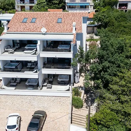 Awesome Apartment In Novi Vinodolski With Wifi *